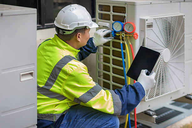 Professional Emergency Hvac Repair technician working in Hamden, CT